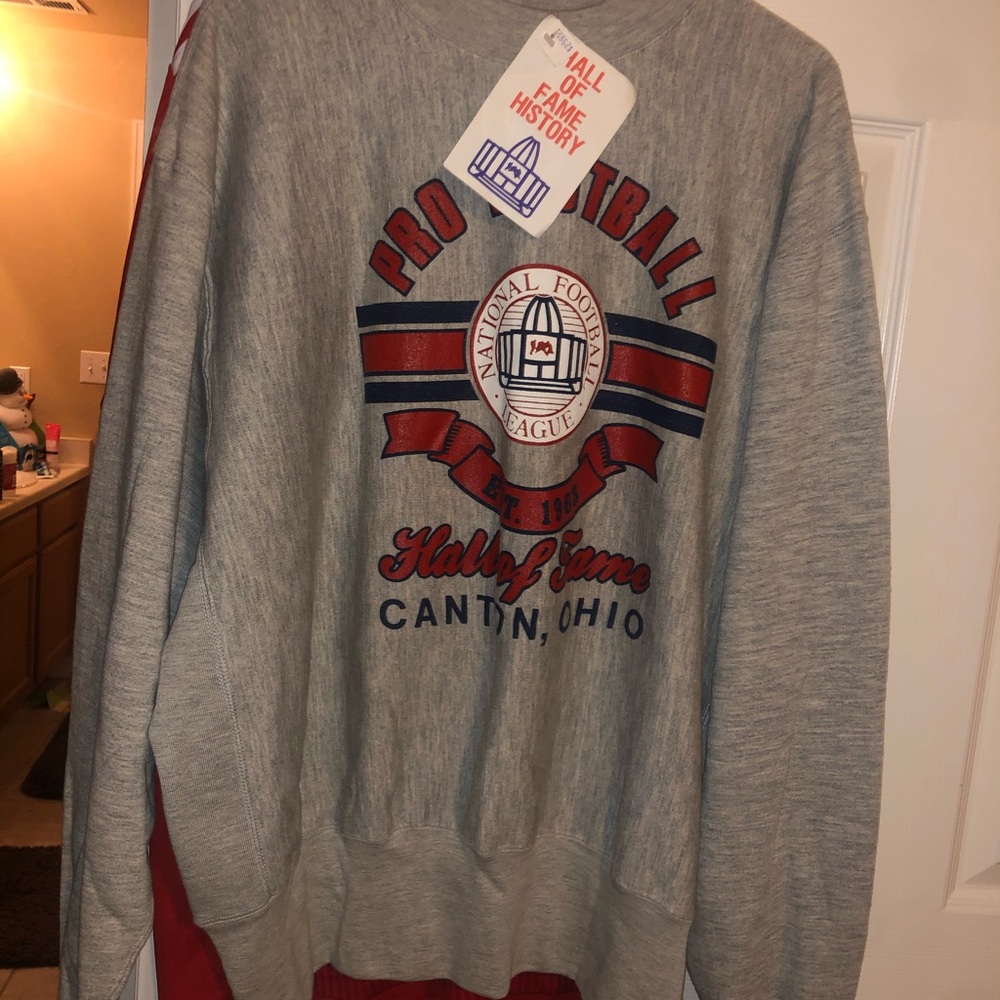 VINTAGE PRO FOOTBALL HALL OF FAME CREWNECK
